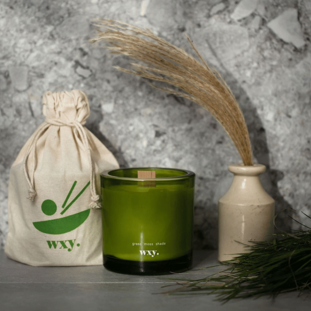 Thumbnail: Roam 12oz candle Image 3
