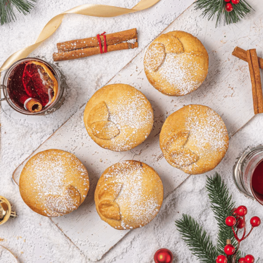 Thumbnail: Box of 6 deep filled mince pies Image 4